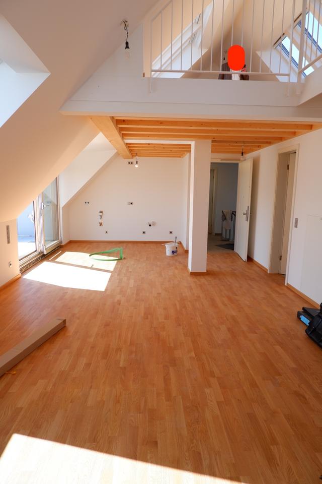 Thumbnail-Lichtdurchflutete 2-Zi.-DG-Maisonette mit TG – offener Grundriss
