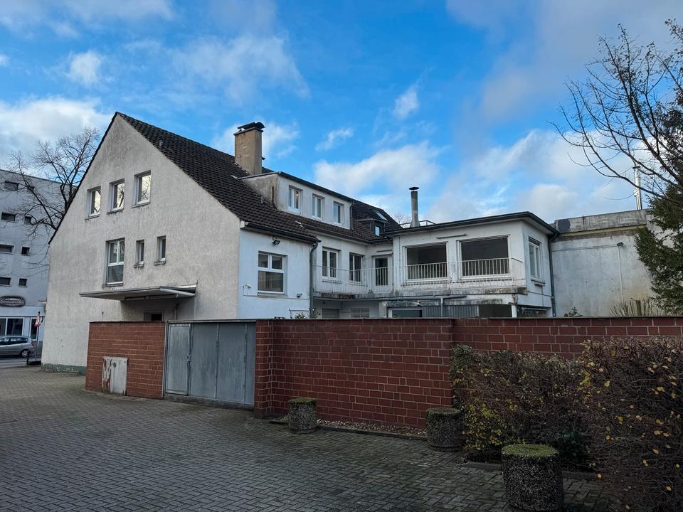 Thumbnail-Wohn- und Geschäftshaus mit 2 freien Wohnungen