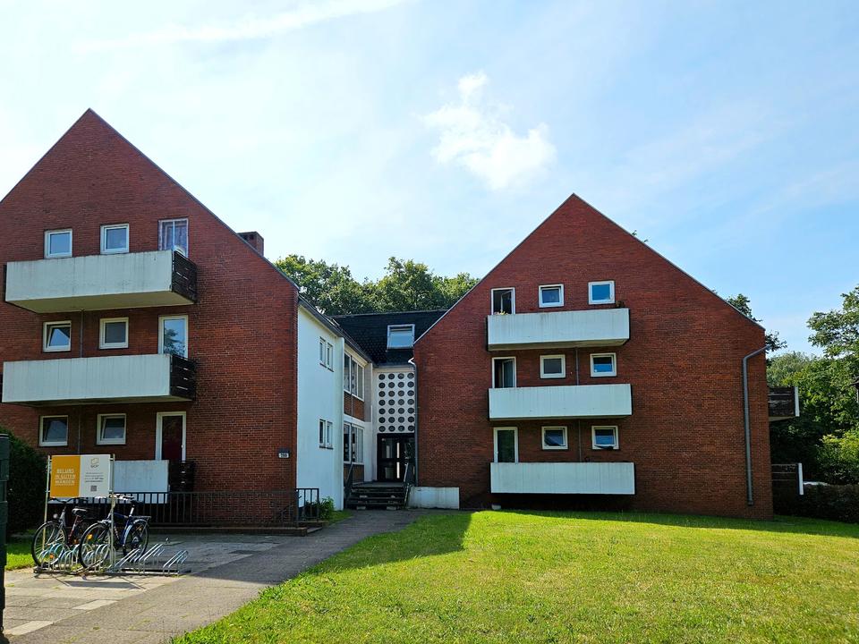 Thumbnail-Zuhause ist: ruhige Nachmittage auf dem Balkon - 2-Zimmer-Wohnung in Hemelingen - frisch renoviert