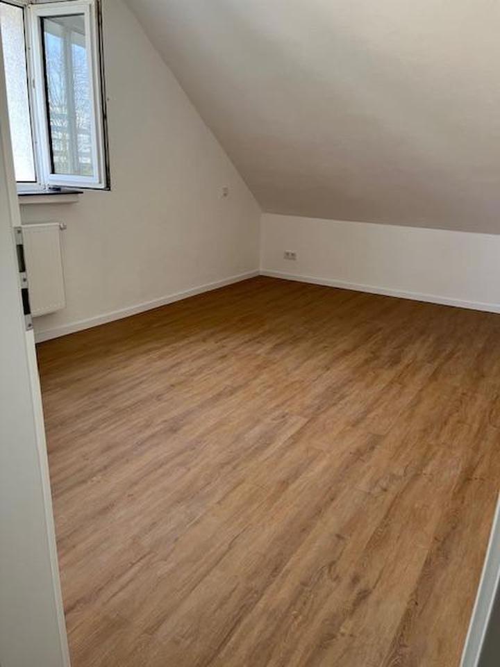 Thumbnail-Schöne frisch renovierte 2-Zimmer-Wohnung in attraktiver Lage