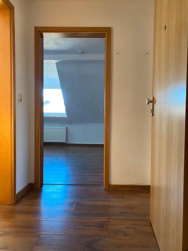 Thumbnail-Charmante 2,5 Zimmer Dachgeschoßwohnung in Duisburg Hochfeld
