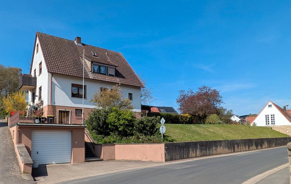 Thumbnail-Wohnhaus mit großem Garten und viel Grün auf zwei Flurstücken
