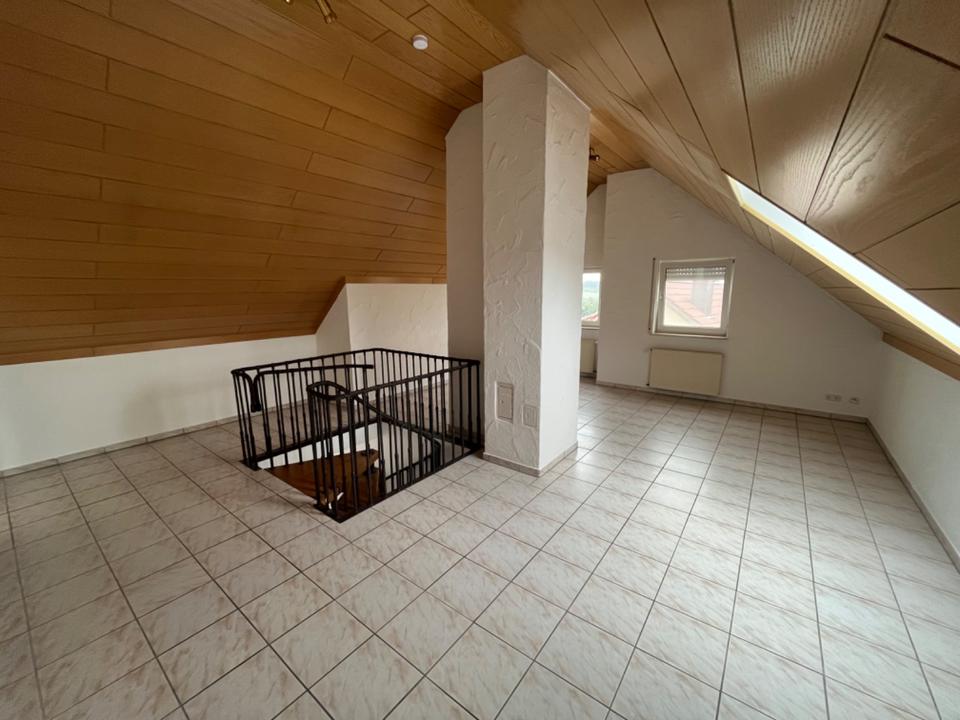 Thumbnail-Helle 4 ZKB-Wohnung auf zwei Ebenen mit Balkon in Püttlingen