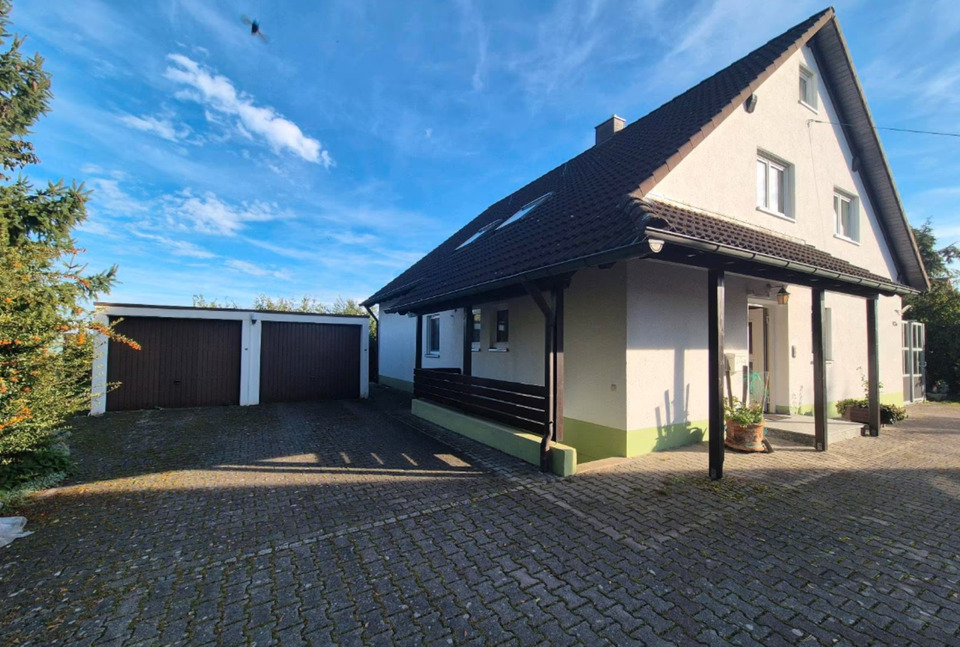 Thumbnail-Von privat: Haus im Grünen