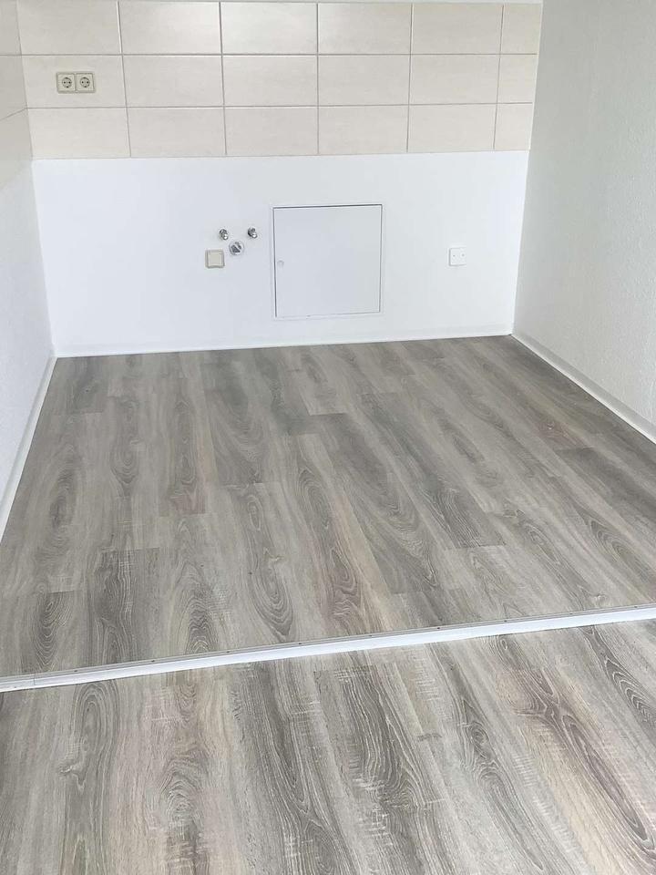 Thumbnail-** wir sanieren weiter!!! Familienwohnungen 4 Raum mit Balkon - außerhalb von Dessau!**