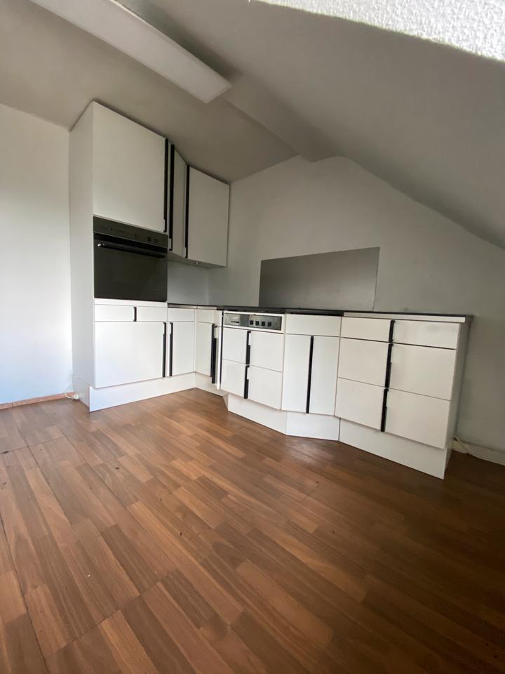 Thumbnail-Charmante 2,5 Zimmer Dachwohnung in Duisburg Hochfeld