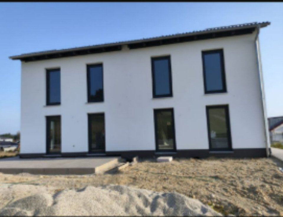 Thumbnail-Moderne Doppelhaushälfte in Eichendorf – hochwertig & energiespa