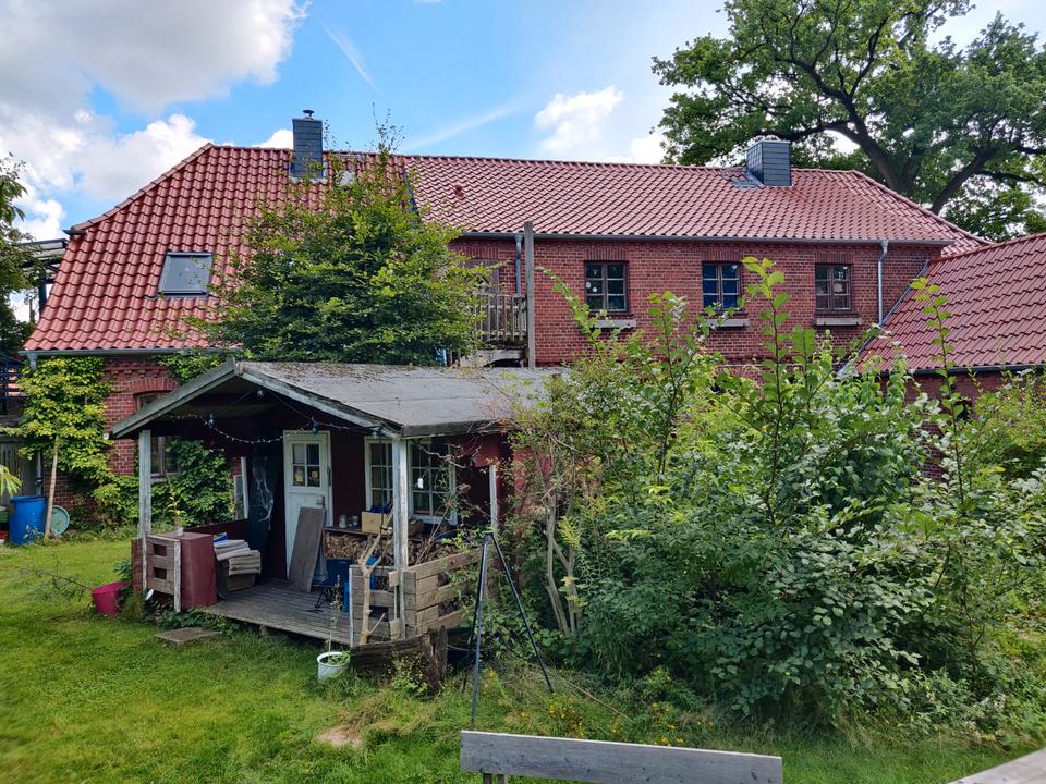 Thumbnail-Großzügige und individuelle DG-Wohnung mit Garten in Eddelstorf