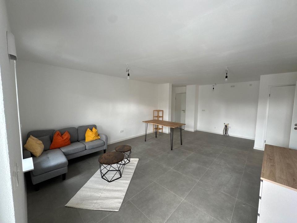 Thumbnail-Komplettsanierte 2 Zi. Eigentumswohnung Balkon, EBK, TG-SP