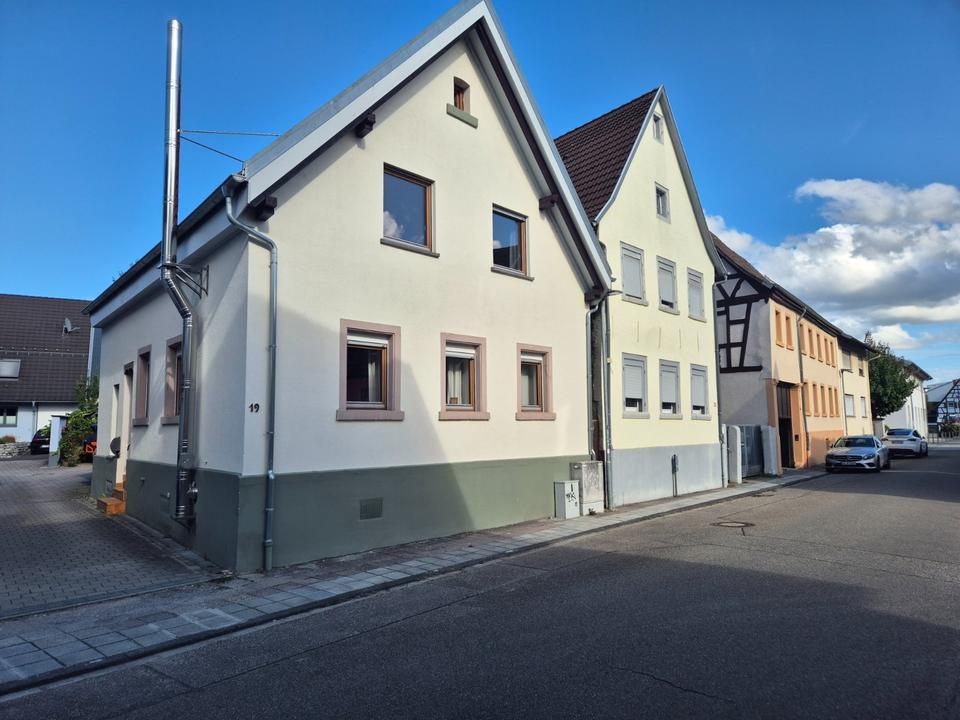 Thumbnail-Kernsaniertes 1-Familienhaus mit großem Grundstück und Bauplatz