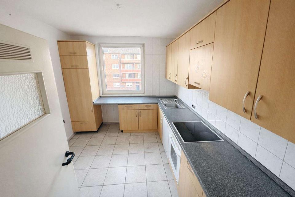 Thumbnail-Zentrale 4-Zimmer-Wohnung ca. 92 m² mit Einbauküche – Innenstadt Gelsenkirchen