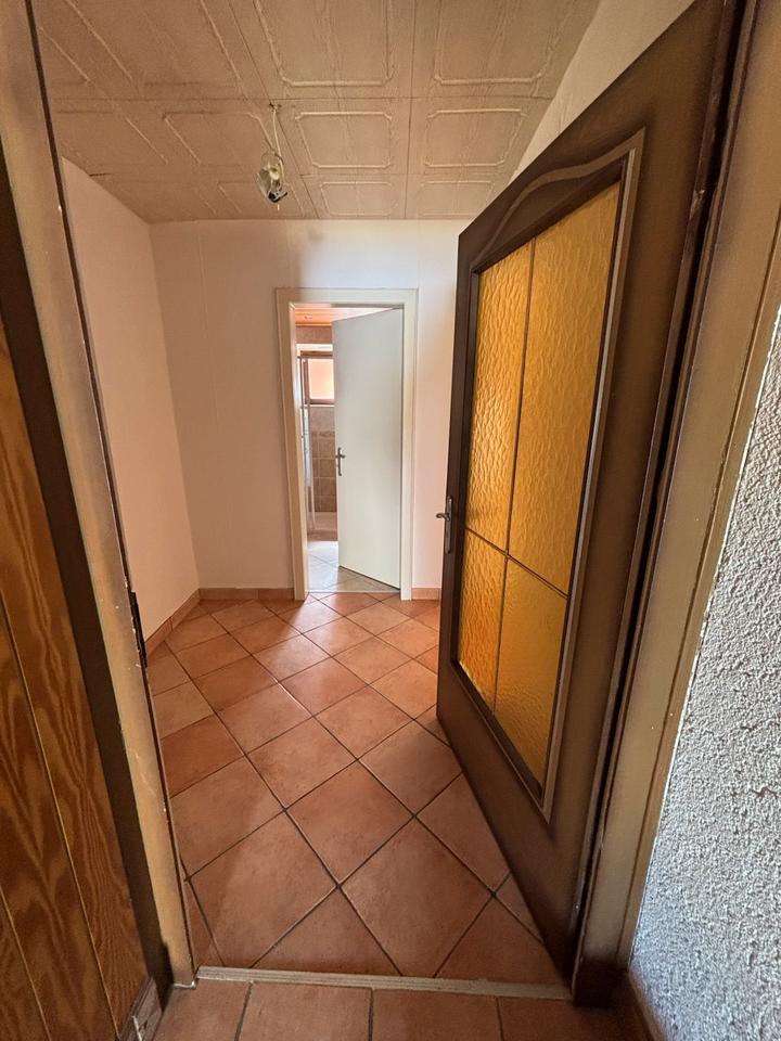 Thumbnail-Schöne renovierte 3 -Zimmer - Wohnung mit Balkon und Terrasse