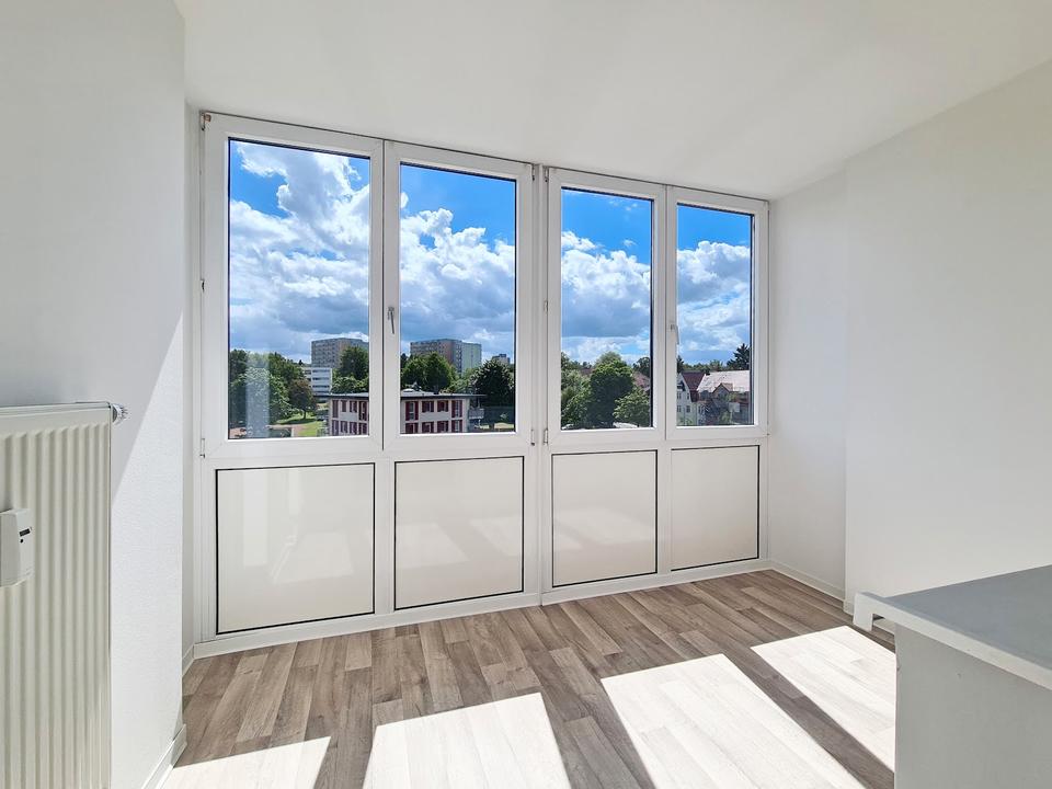 Thumbnail-2 Warmmieten mitnehmen*: chice 3 ZimmerWE mit verglaster Loggia & Duschbad (Stellplatz auf Anfrage)