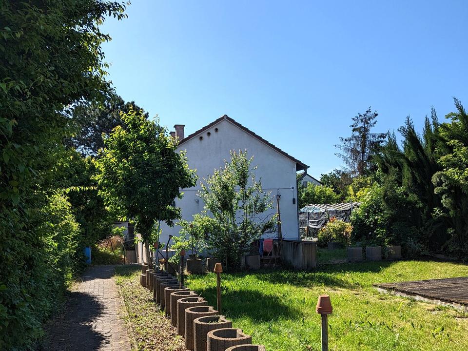 Thumbnail-Ruhig, solide, vielseitig: Freistehendes EFH mit Ausbaupotenzial!