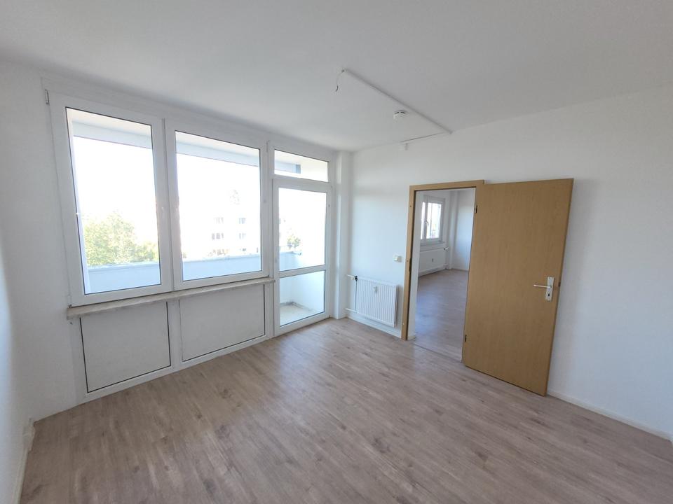 Thumbnail-Viel Platz mit Balkon - 3 Zimmer mit EBK für Familien