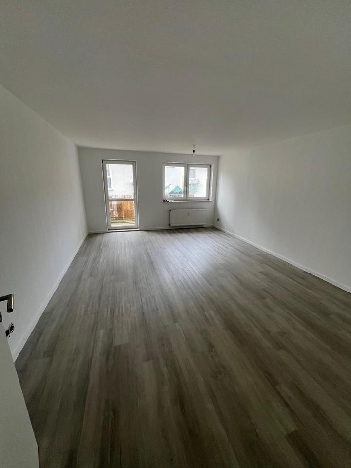 Thumbnail-Frisch renovierte 3ZKB mit Balkon Stellplatz Langenholdinghausen
