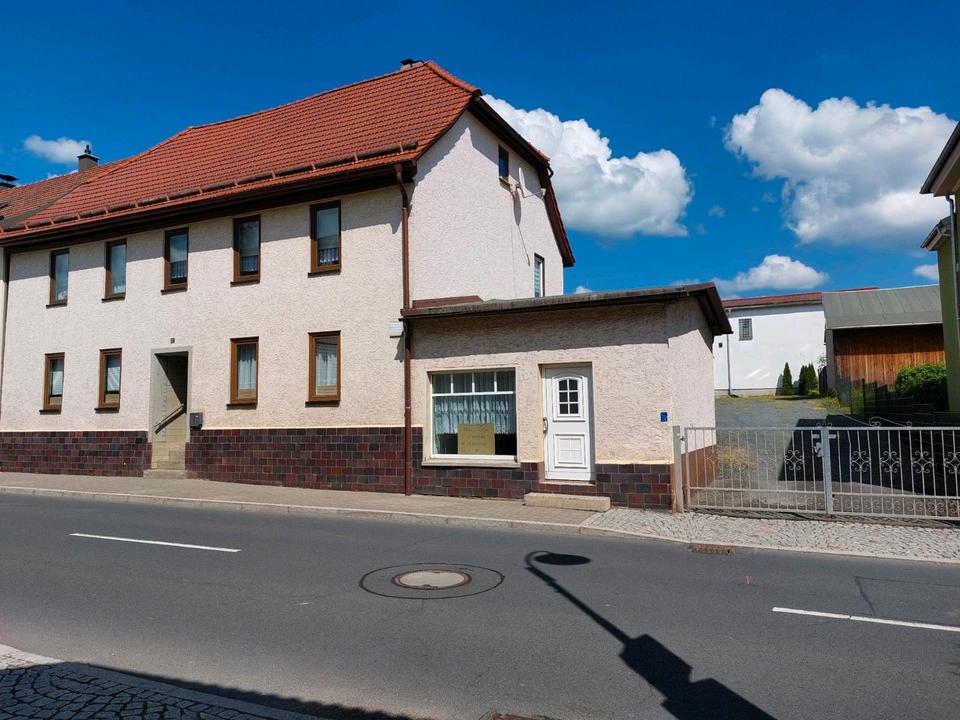 Thumbnail-Großes Einfamilienhaus mit Doppelgarage