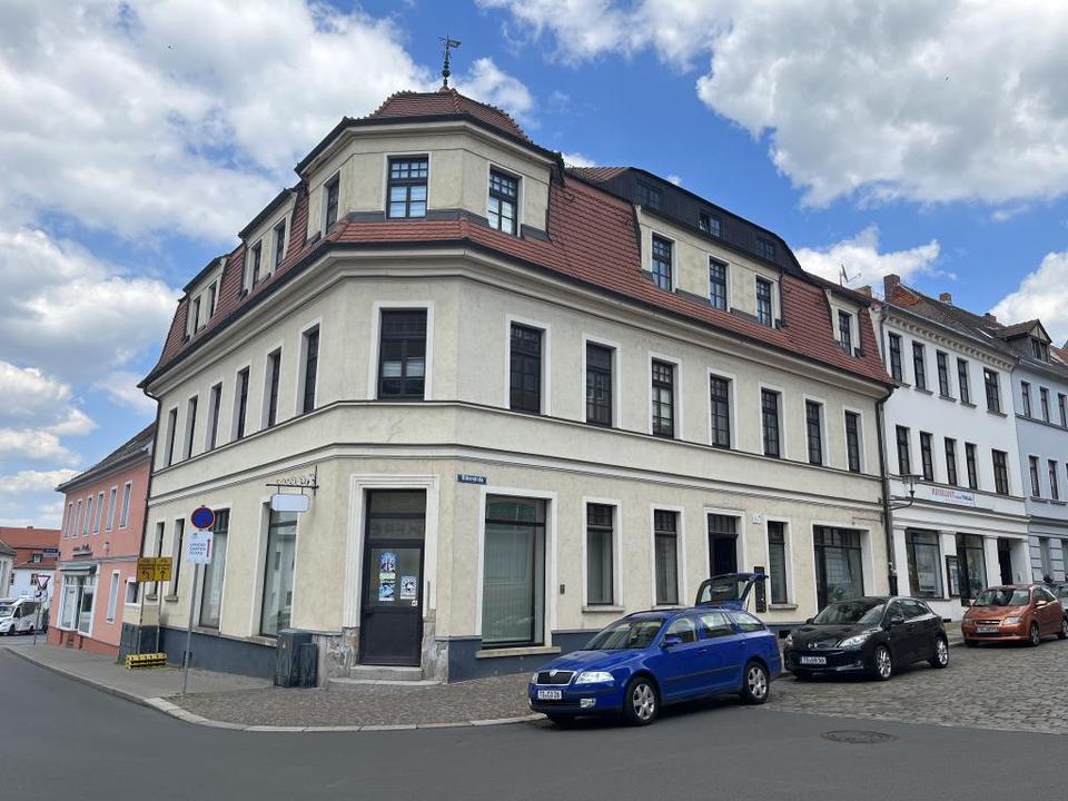 Thumbnail-*Eigenheimfeeling im Hinterhaus*