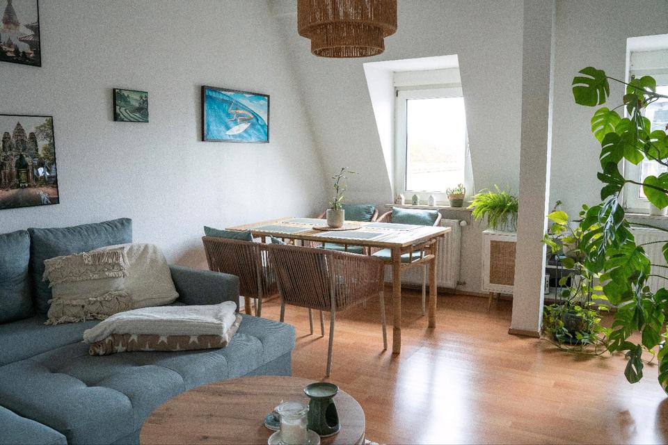 Thumbnail-Möblierte 3-Zimmer Wohnung mit Balkon in Mannheim-Neckarau