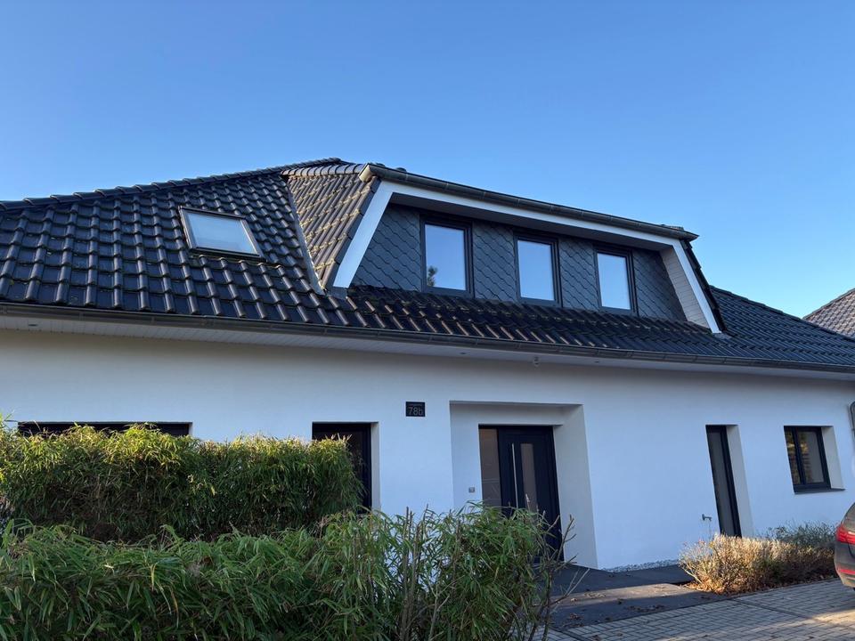Thumbnail-Modernes Zweifamilienhaus bei Hamburg|268m²|Bj.2016|A+|2WE