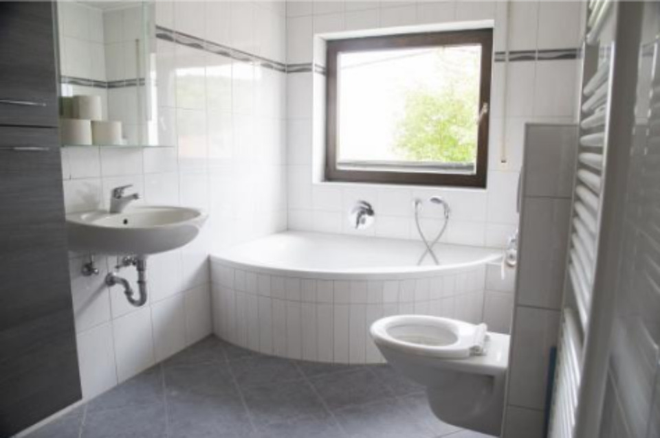 Thumbnail-Biete moderne Wohnung zur Miete an