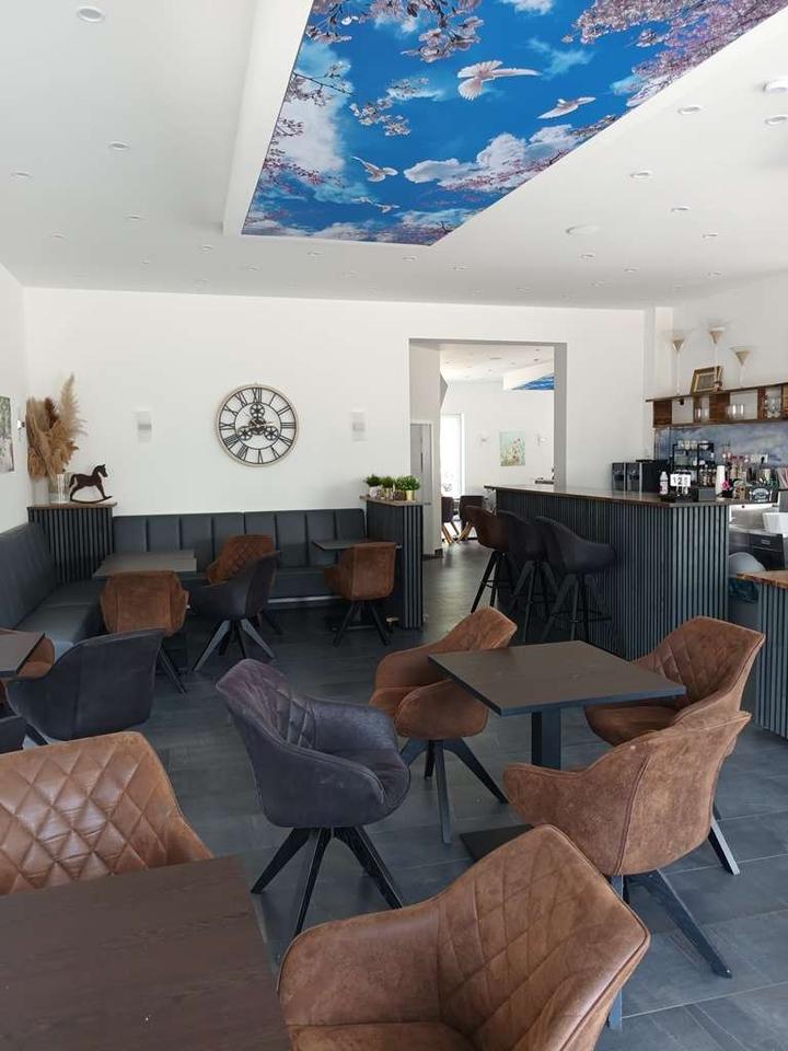 Thumbnail-Modernes Café oder Bistro, Gastronomie - modern mit Außenbereich!