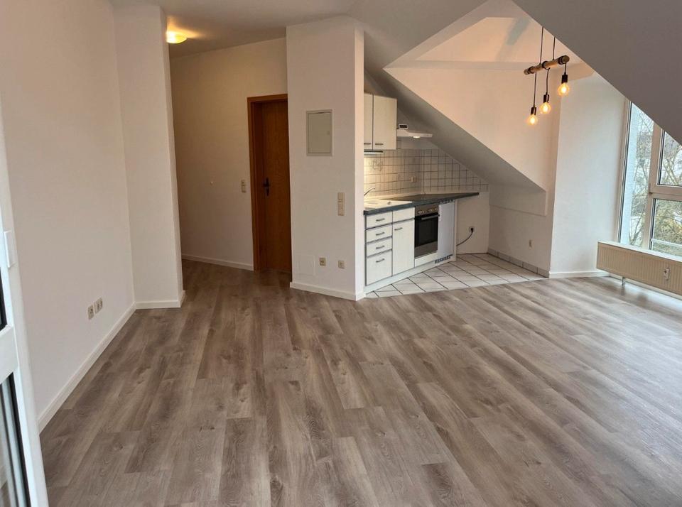 Thumbnail-Helle 1-Zimmer-Wohnung mit EBK, Balkon & TG – verfügbar ab 0326