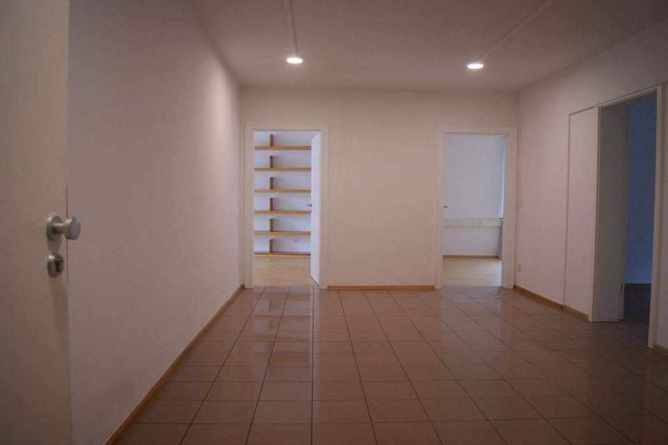 Thumbnail-Großzügige 5-Zimmer Altstadt-Wohnung.