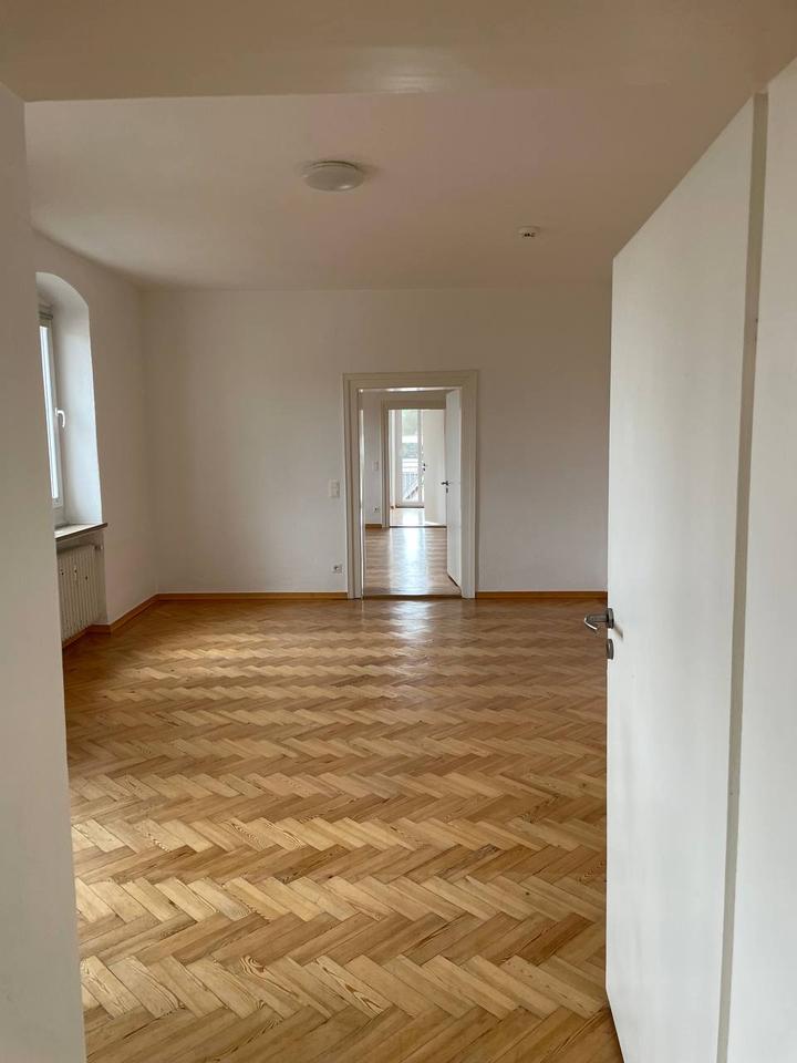 Thumbnail-Geräumige 5-Zimmer-Wohnung mit Balkon im Zentrum von Bad Kötzting