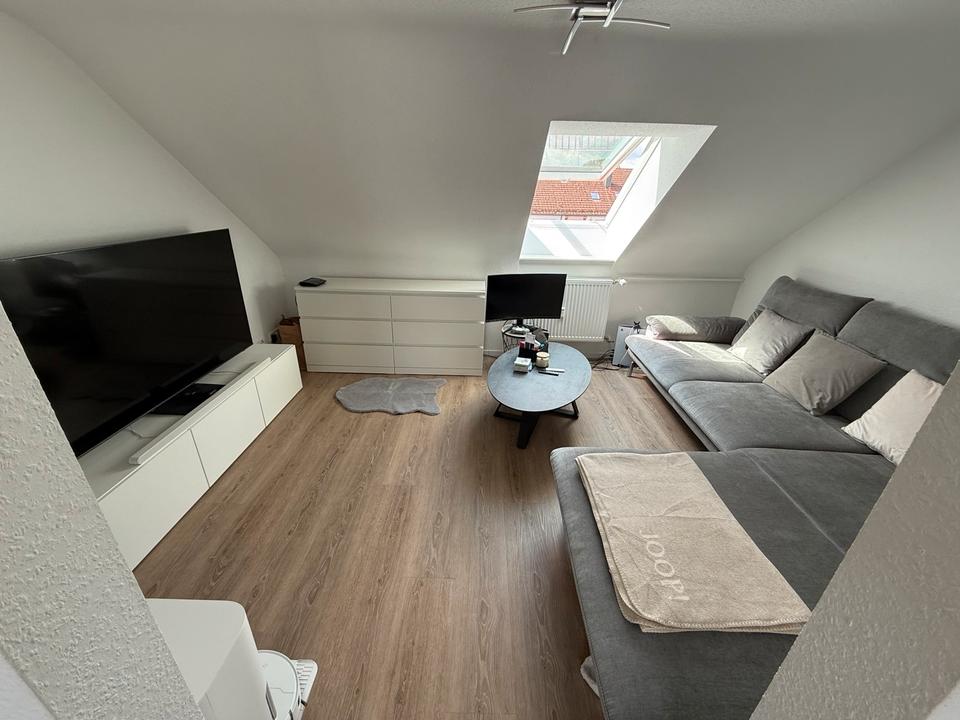 Thumbnail-2-Zimmer Dachgeschosswohnung