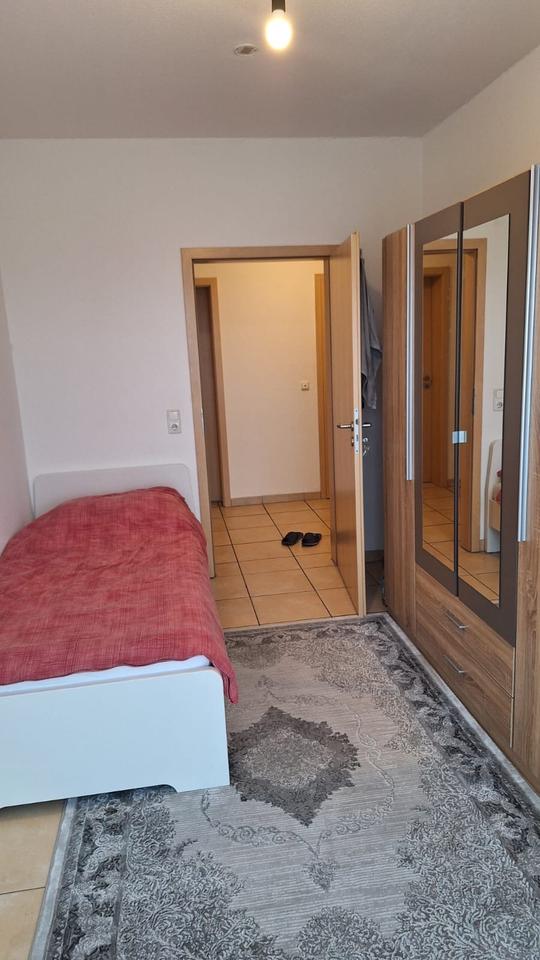 Thumbnail-Möblierte WG ZIMMER in 4 Zimmerwohnung in Gießen Wieseck