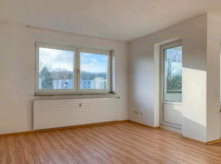 Thumbnail-2,5 Zimmer Wohnung mit Balkon, Küche, Diele, Bad