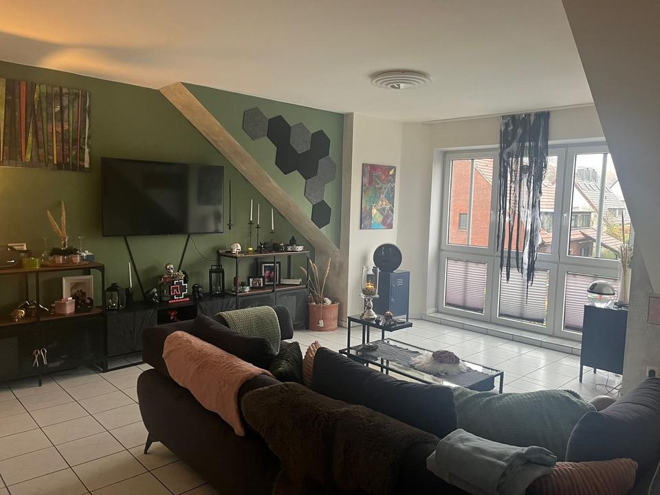 Thumbnail-Schöne 2 Zi Whg im gepflegten Haus, großzügig, mit Gartennutzung