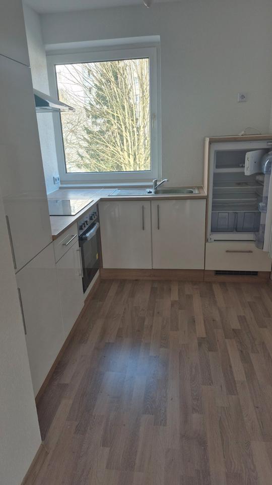 Thumbnail-3-Zimmer-Wohnung mit EBK & großem Balkon in Salzgitter-Bad zu ver