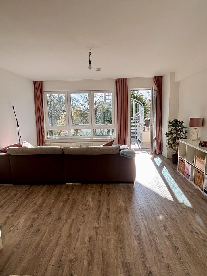 Thumbnail-Sonnige 2,5 Zimmer Wohnung im Hofweg Juli -Dez I Übernahmeoption