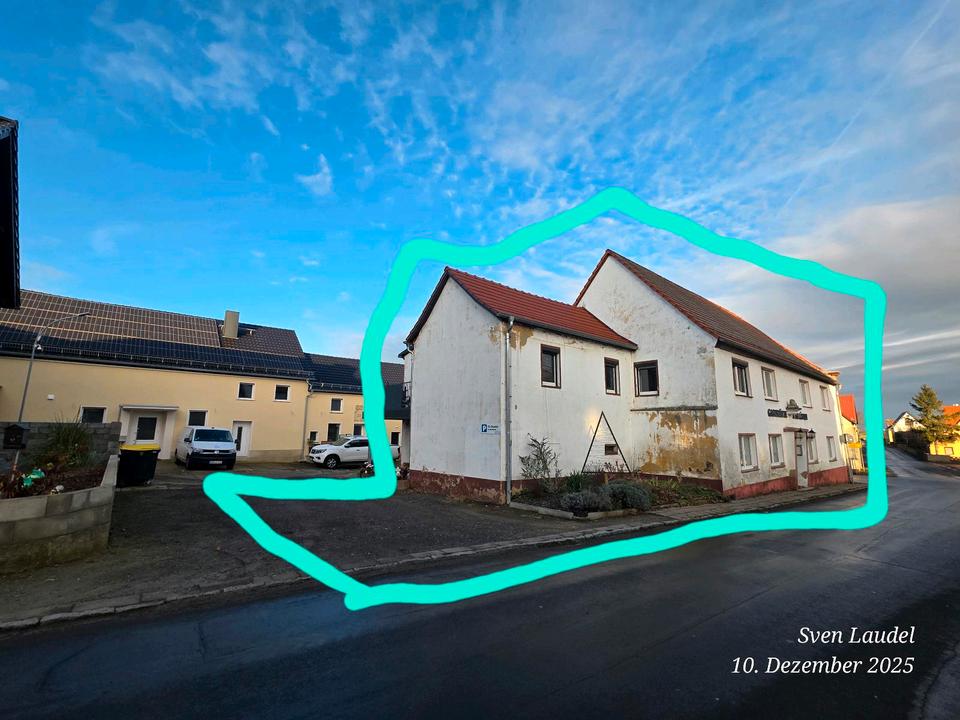 Thumbnail-Immobilie mit 3 Gebäudeteilen und hälftigem Grundstück