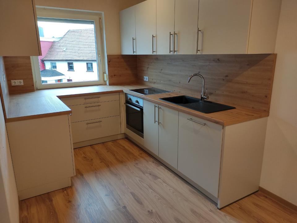 Thumbnail-3,5-Zimmer Wohnung (EG) mit ca. 66qm + Carport in Ebersdorf