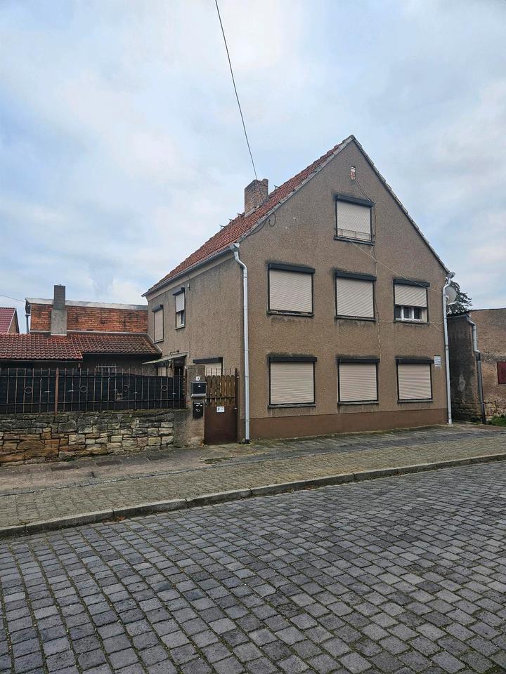 Thumbnail-Renovierungsbedürftiges Haus zu Verkaufen