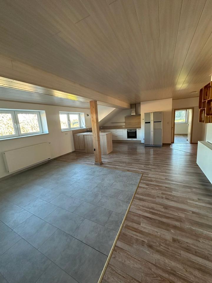 Thumbnail-3-Zi-DG-Wohnung 145 m² naturnah - ab sofort frei