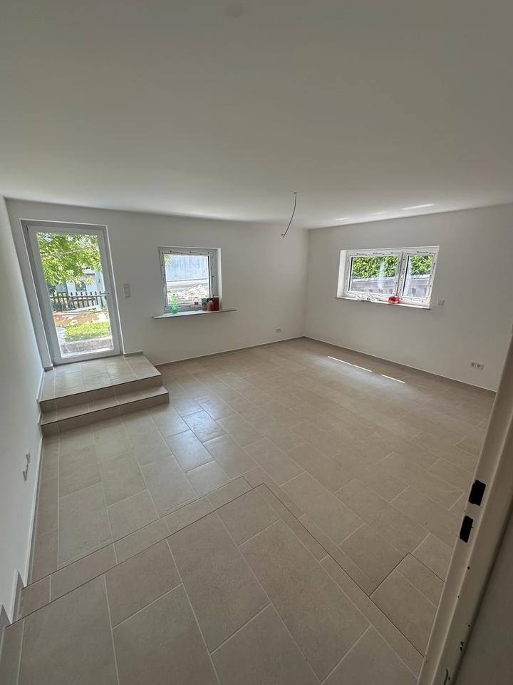 Thumbnail-Kernsanierte 2,5-Zimmer-Wohnung mit Gartenzugang