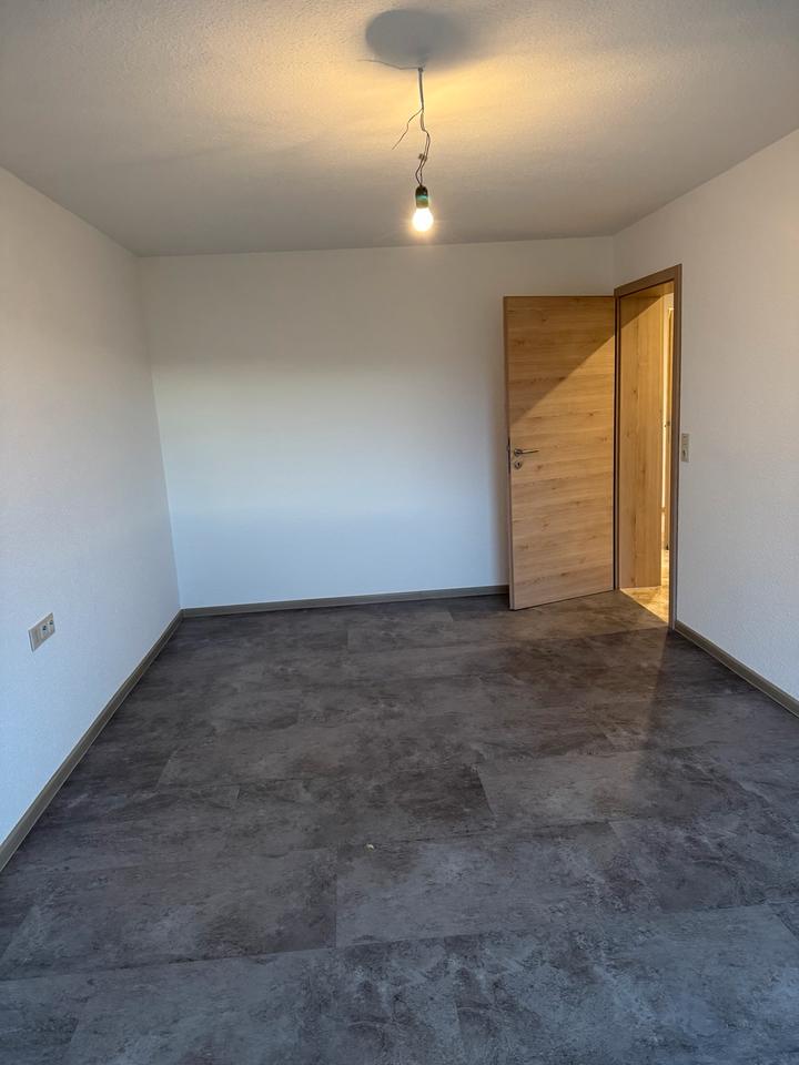 Thumbnail-4 Zimmer OG Wohnung, 110 qm, Küche, Bad, Balkon in Mücke