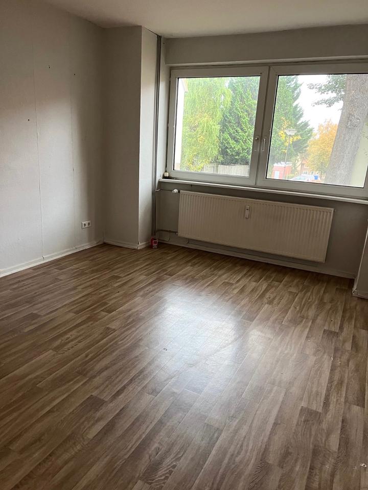 Thumbnail-*3-Zimmer Erdgeschosswohnung | Lauenhagen 2, Gebhardshagen | mit attraktivem Renovierungsbonus