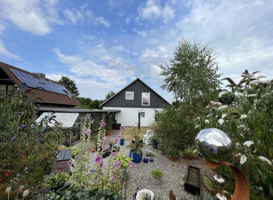 Thumbnail-Helle 2 Zimmer DG Wohnung in Berend – Vollbad EBK ruhige Lage