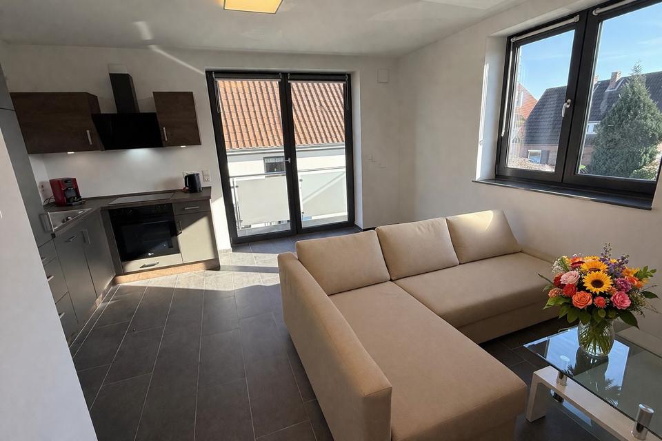 Thumbnail-Helle möblierte 2-Zimmer-Wohnung in Klinikumnähe mit Balkon