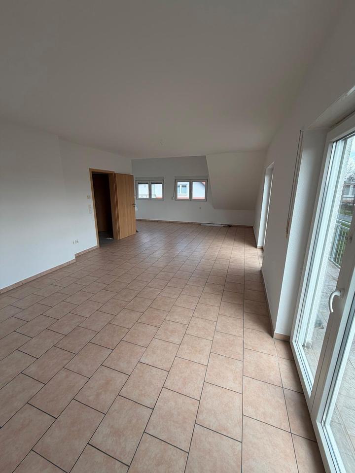 Thumbnail-helle 2-Zimmer Dachgeschosswohnung mit Balkon in Seligenstadt