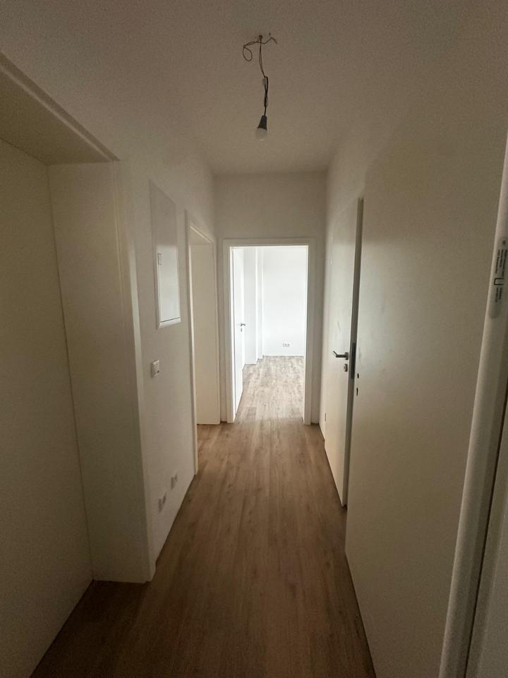 Thumbnail-Elegante 4-Zimmer Wohnung im 4. OG in Bochum-Gleisdreieck