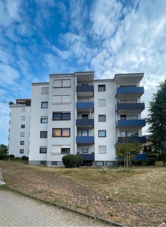 Thumbnail-von Privat! 3+1 Zimmer-Wohnung mit Balkon, Hobbyraum, Abstellraum