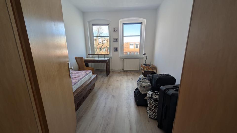 Thumbnail-Möbliertes Zimmer in 2er WG ab 01.06. - 225 Euro kalt