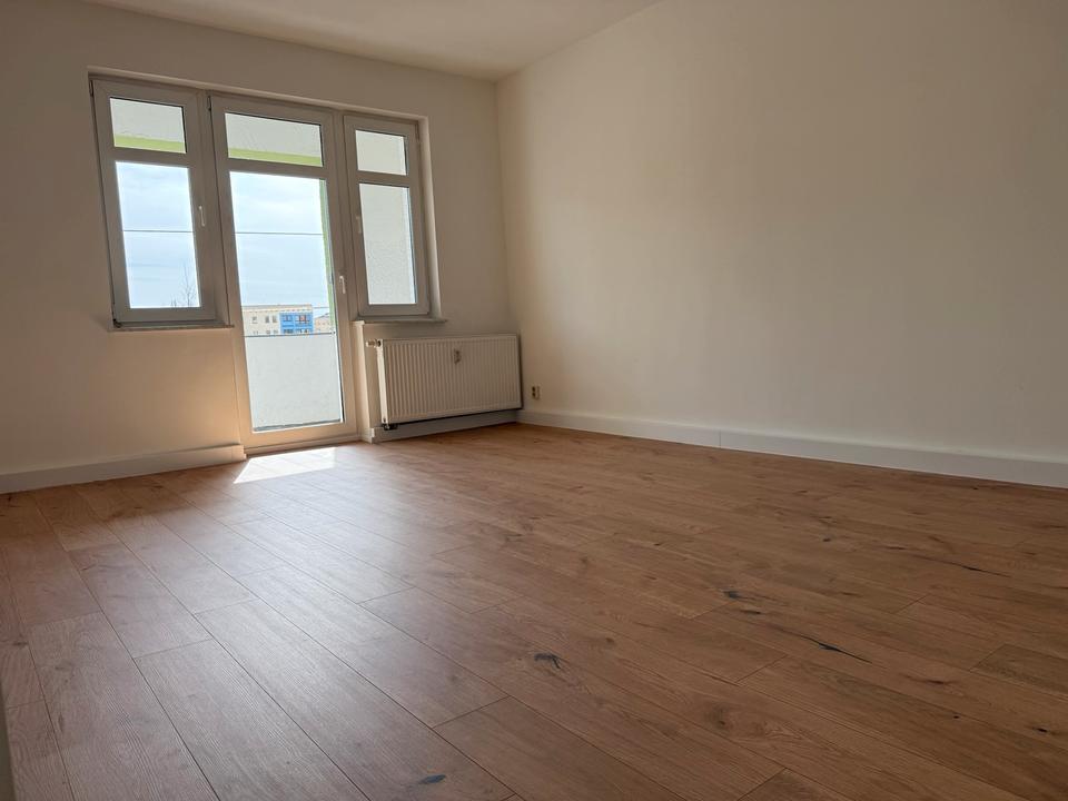 Thumbnail-Große Wohnung in Taucha. Mit Einbauküche, 2 Bädern und Balkonen