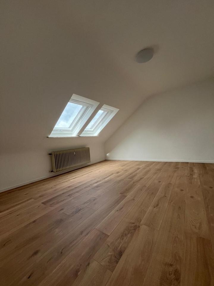 Thumbnail-2,5 - Zimmer Dachgeschosswohnung